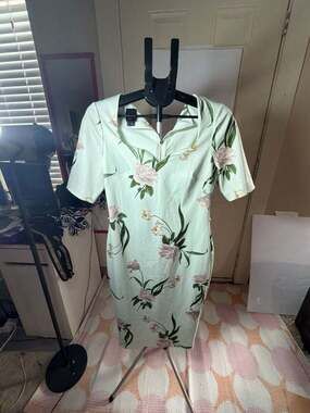 Ted Baker London Mint Floral Short Sleeve Bodycon Midi Dress